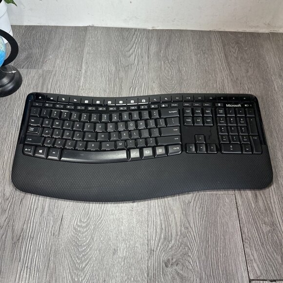 Microsoft Wireless Comfort Keyboard 5050 Model 1728 - No USB Dongle